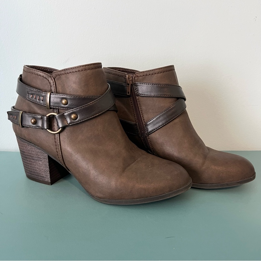 Hot Tomato Haydee Brown Booties Women Size 9 M Heel Faux Leather Buckle 82825